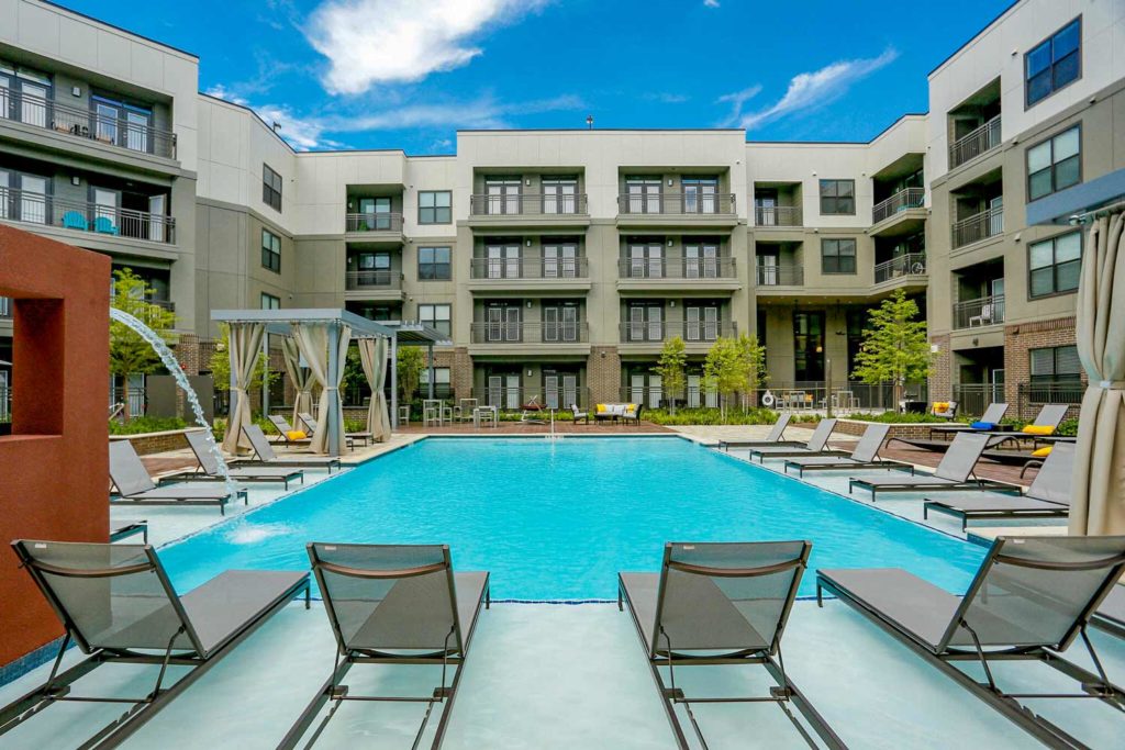 Pearl Woodlake West Houston Apartments near Memorial Park; One Two Three Bedroom Pet Friendly