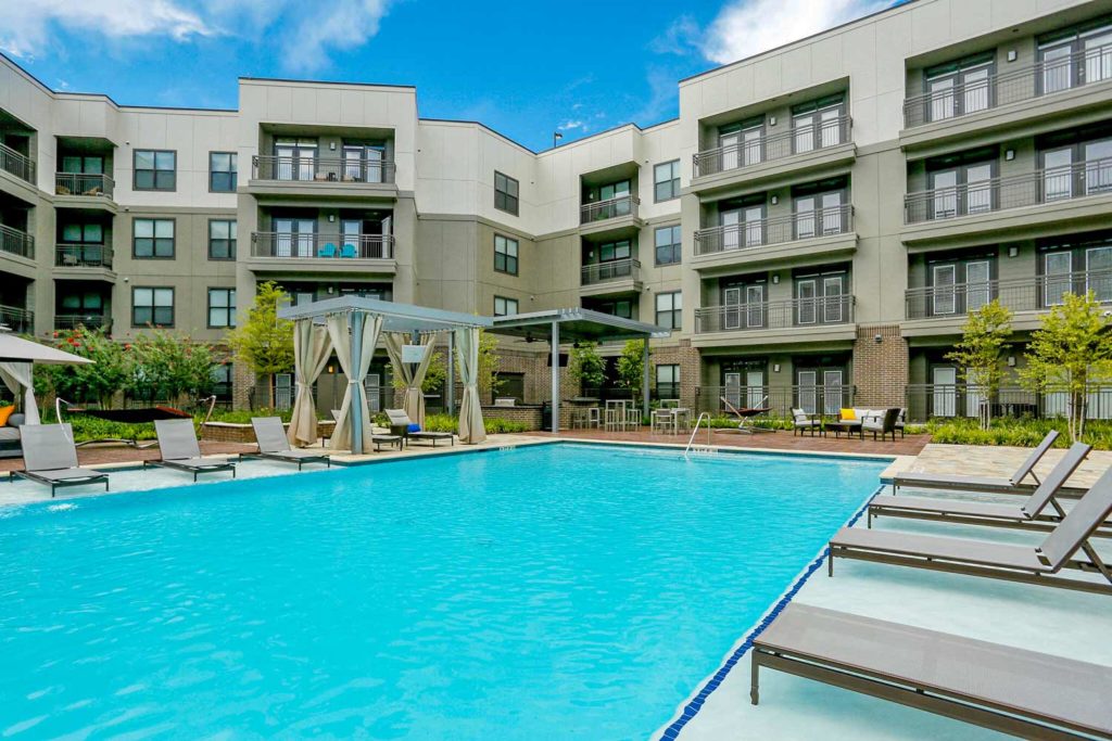 Pearl Woodlake West Houston Apartments near Memorial Park; One Two Three Bedroom Pet Friendly