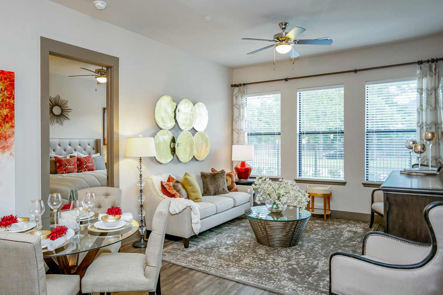 Pearl Woodlake West Houston Apartments near Memorial Park; One Two Three Bedroom Pet Friendly